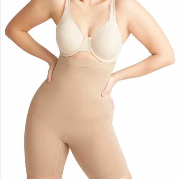 Yummie High Waist Thigh Shaper Shorts 
Seamless High-Waist Firm Thigh Shaper. - Picture 1 of 11
